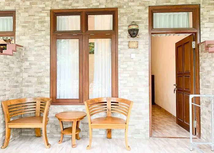 Kelapa Redpartner Guest house 3*